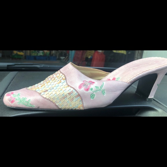 BARELY USED SASHU SIZE 10 - Picture 4 of 6